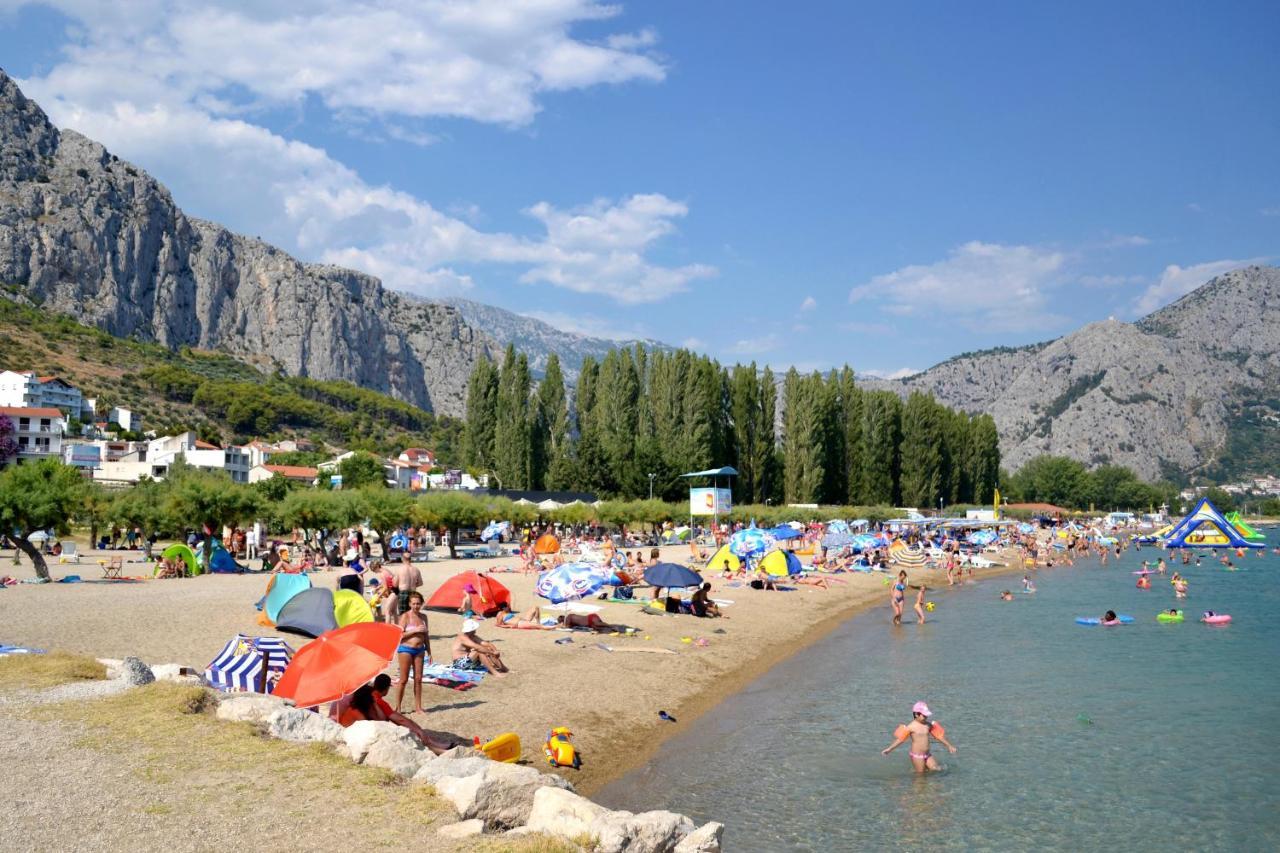 Apartments With A Parking Space Omis - 2745 Exterior foto