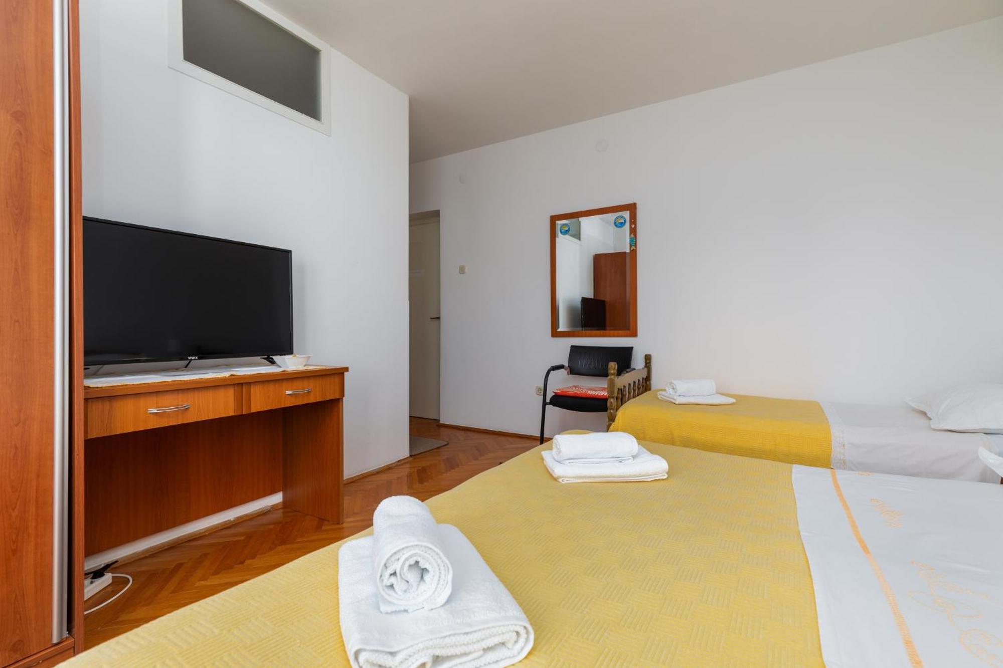 Apartments With A Parking Space Omis - 2745 Quarto foto
