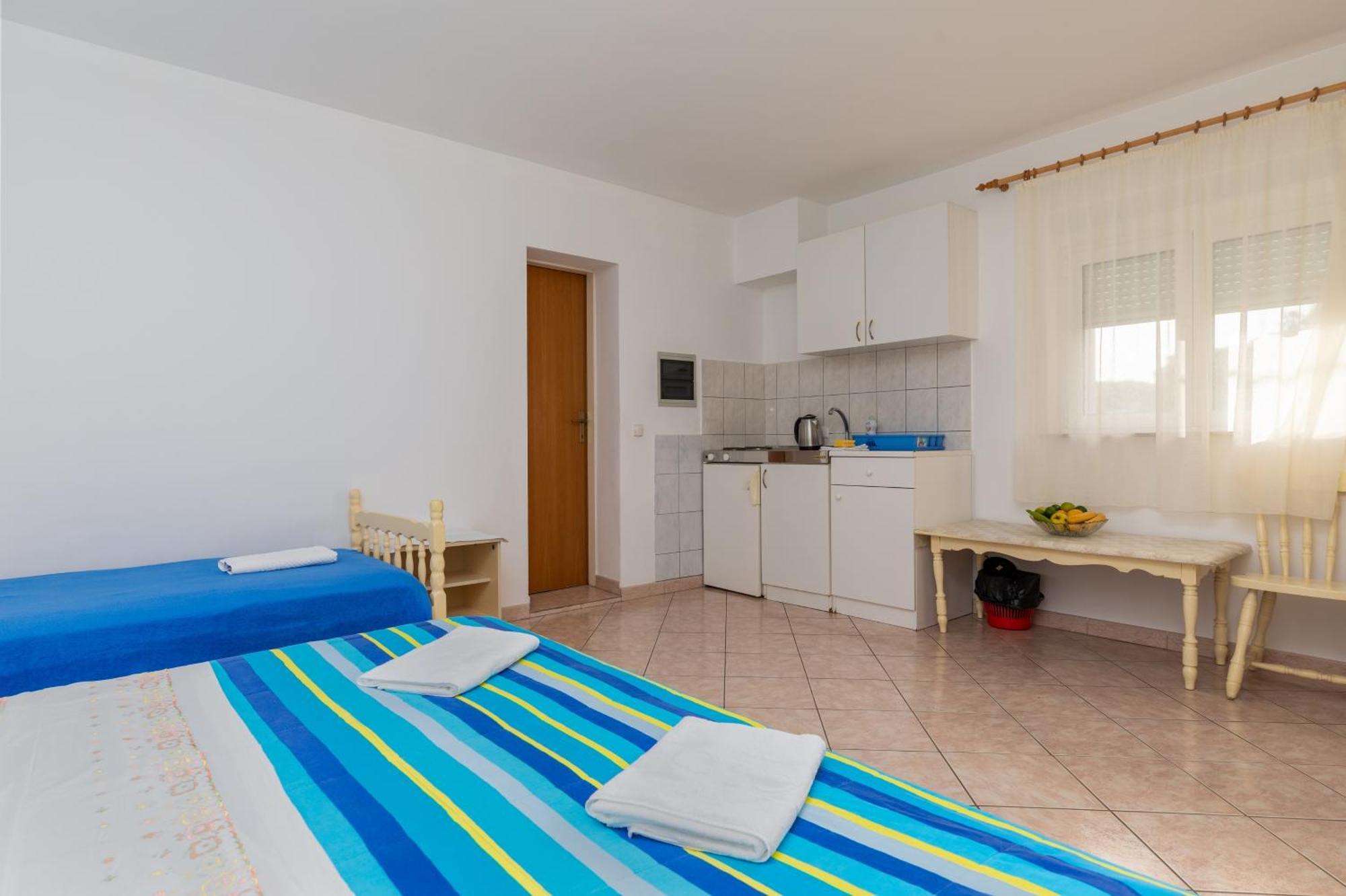Apartments With A Parking Space Omis - 2745 Quarto foto