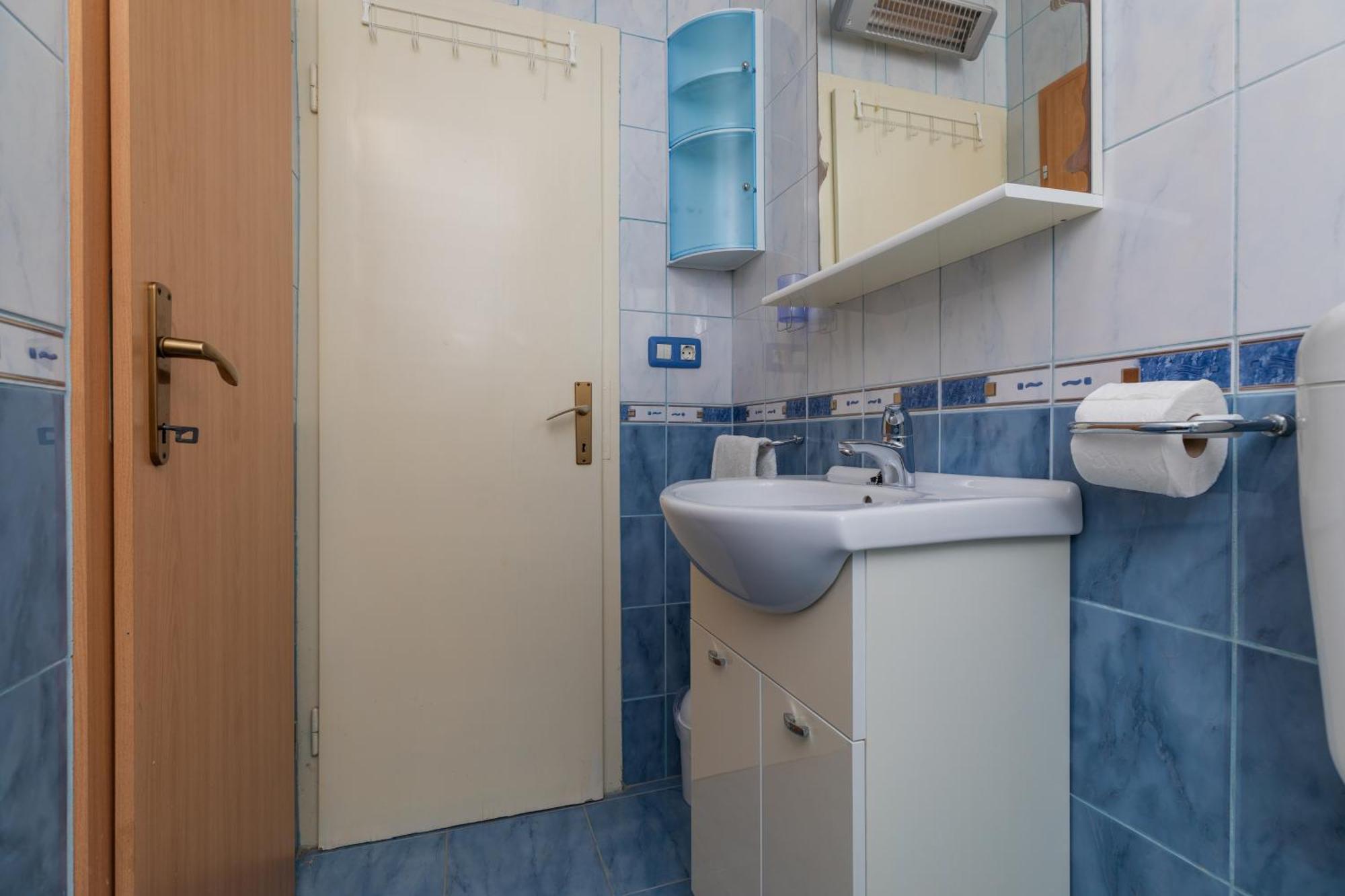 Apartments With A Parking Space Omis - 2745 Quarto foto
